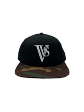 Load image into Gallery viewer, VVS Snapback Camo / Black
